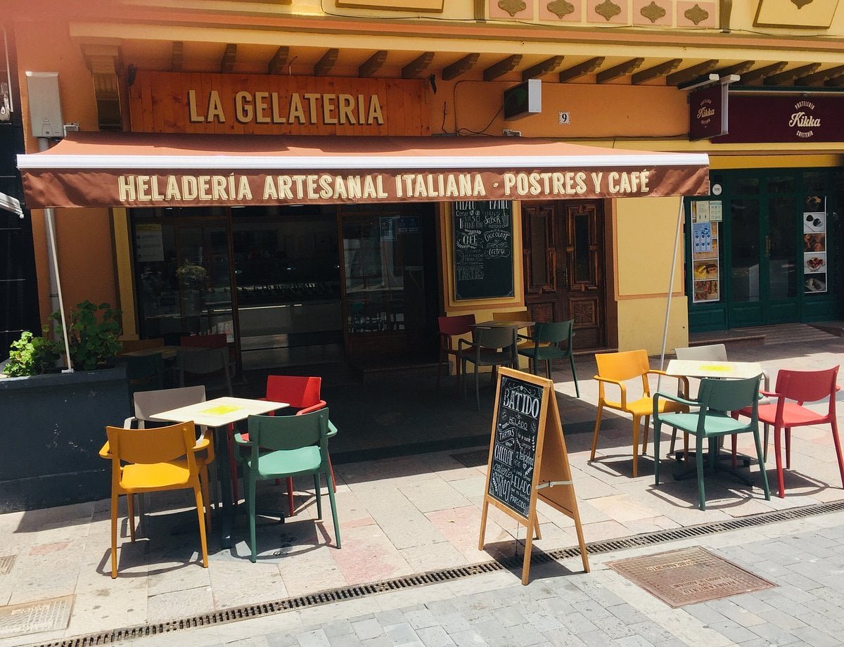 Entrance and terrace at La Gelateria in Los Llanos de Aridane