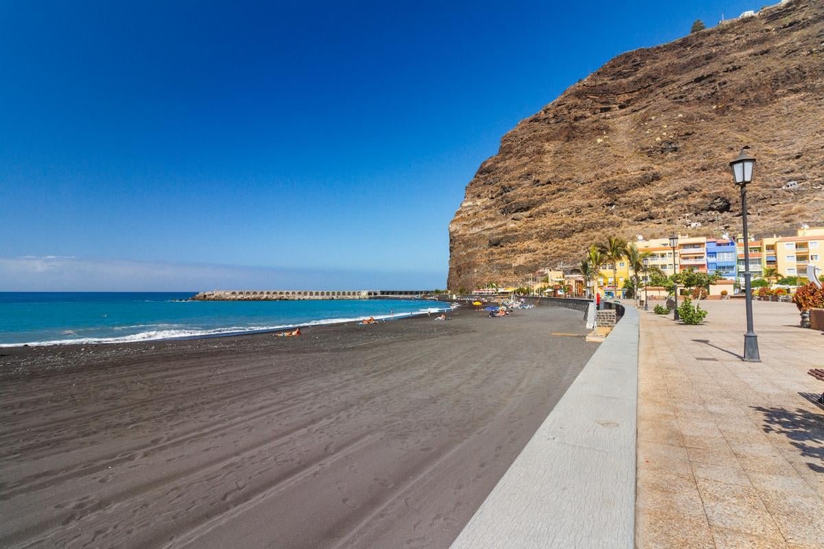 Black sand beach and seafront promenade at Puerto de Tazacorte