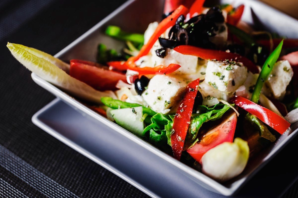 Salad served at Cervecería Isla Verde