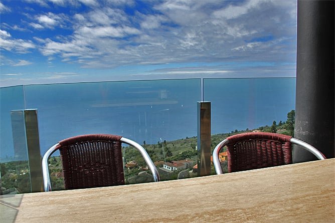 Table overlooking the Atlantic at Restaurante La Muralla